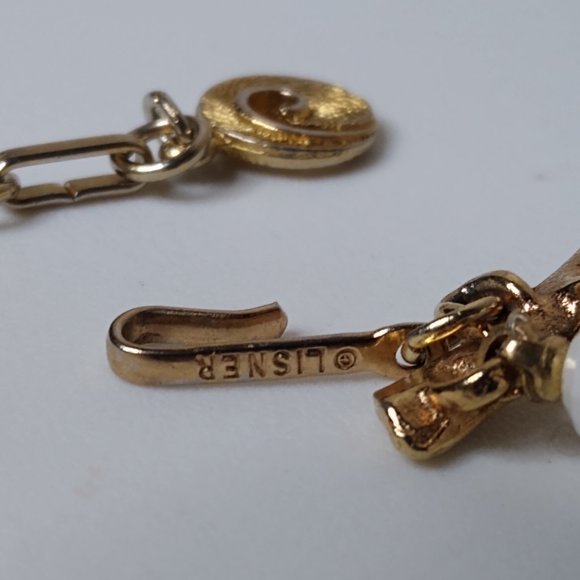 Vintage Lisner Plastic And Glass 2 Layer Bead Necklace - Picture 10 of 11